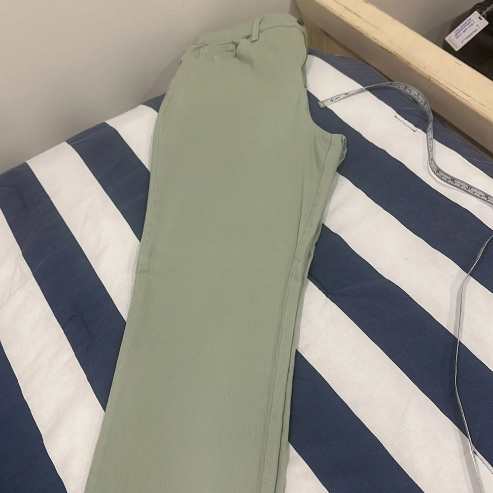 Gloria Vanderbilt Sage denim pants. Used in good condition - Picture 12 of 12